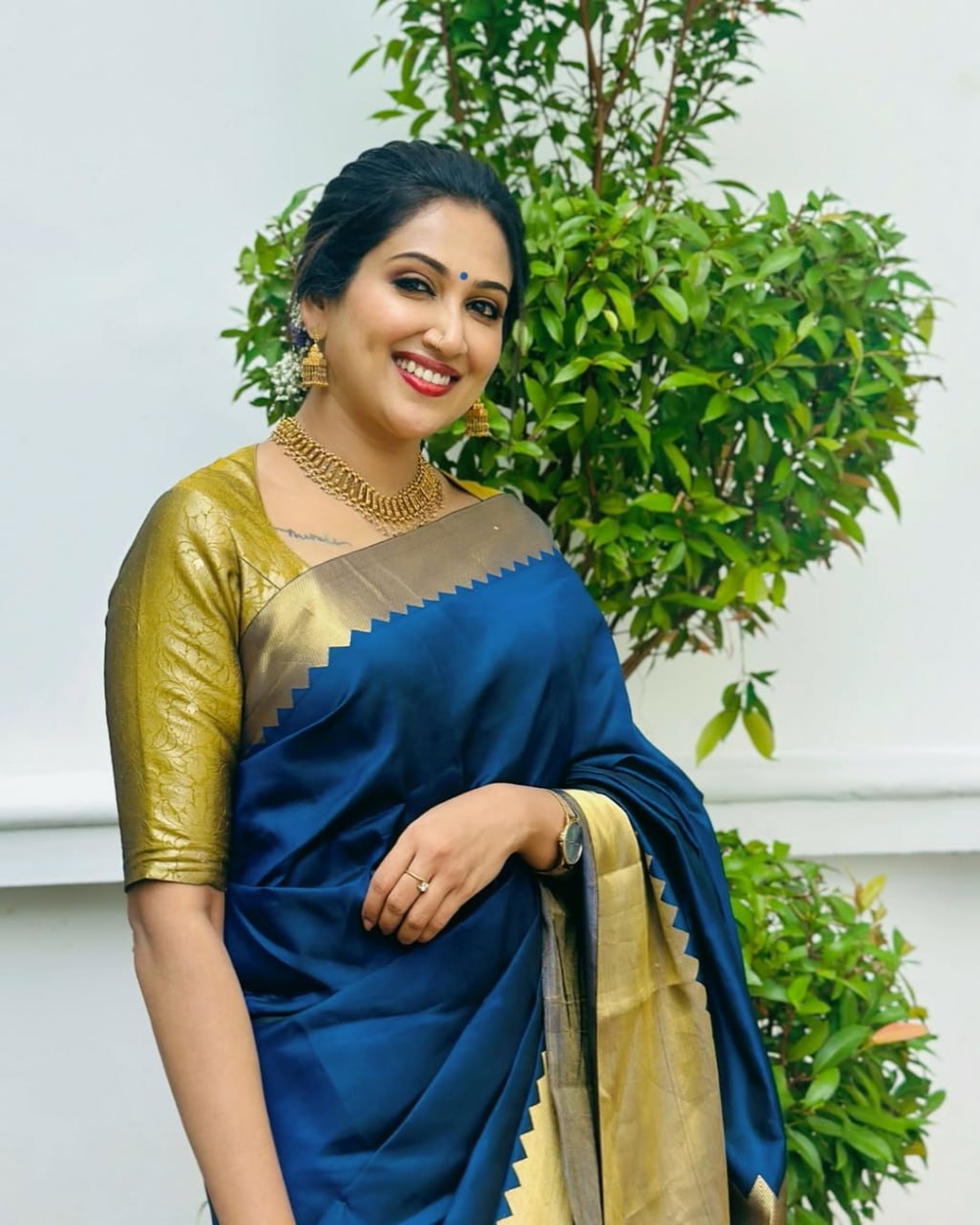 Classic Silk Sarees - Peacock Blue Zari Border Silk Saree