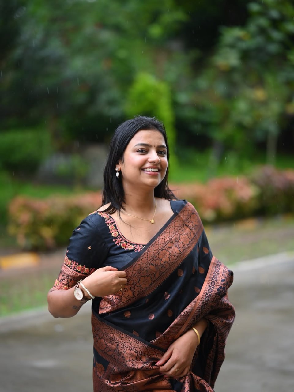Black & Copper Zari Silk Saree - view 14 of 16