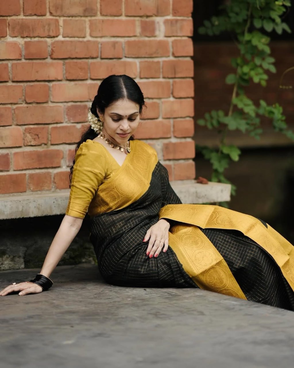 Black & Mustard Border Silk Saree - view 2 of 8