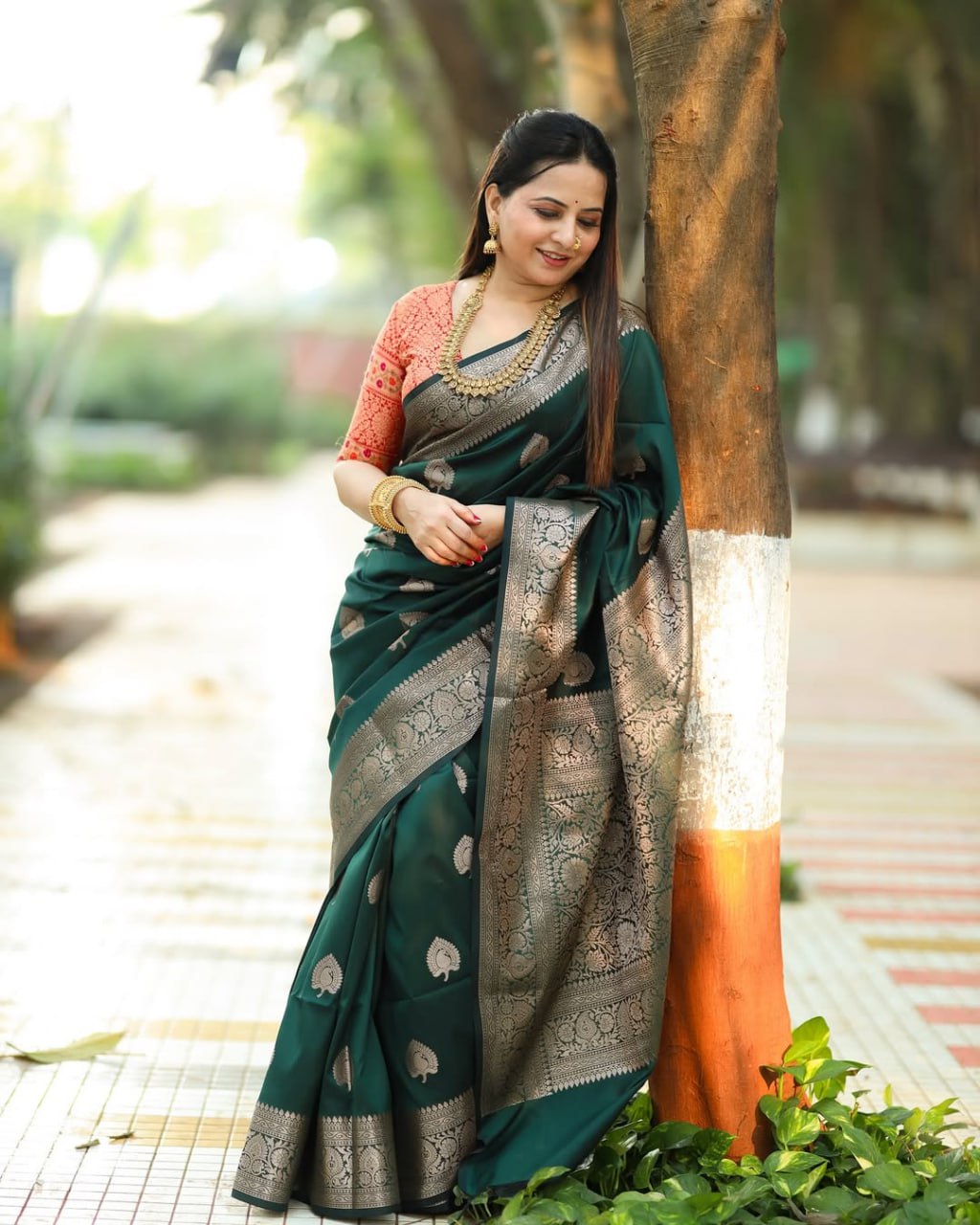 Bottle Green Banarasi Silk Saree - view 6 of 7