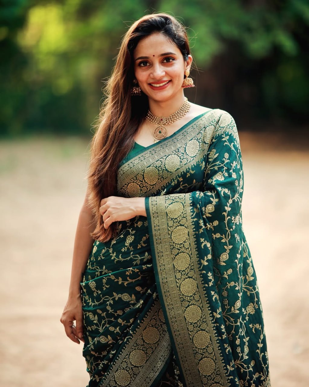Bottle Green Banarasi Silk Saree with Zari Jaal - view 2 of 5