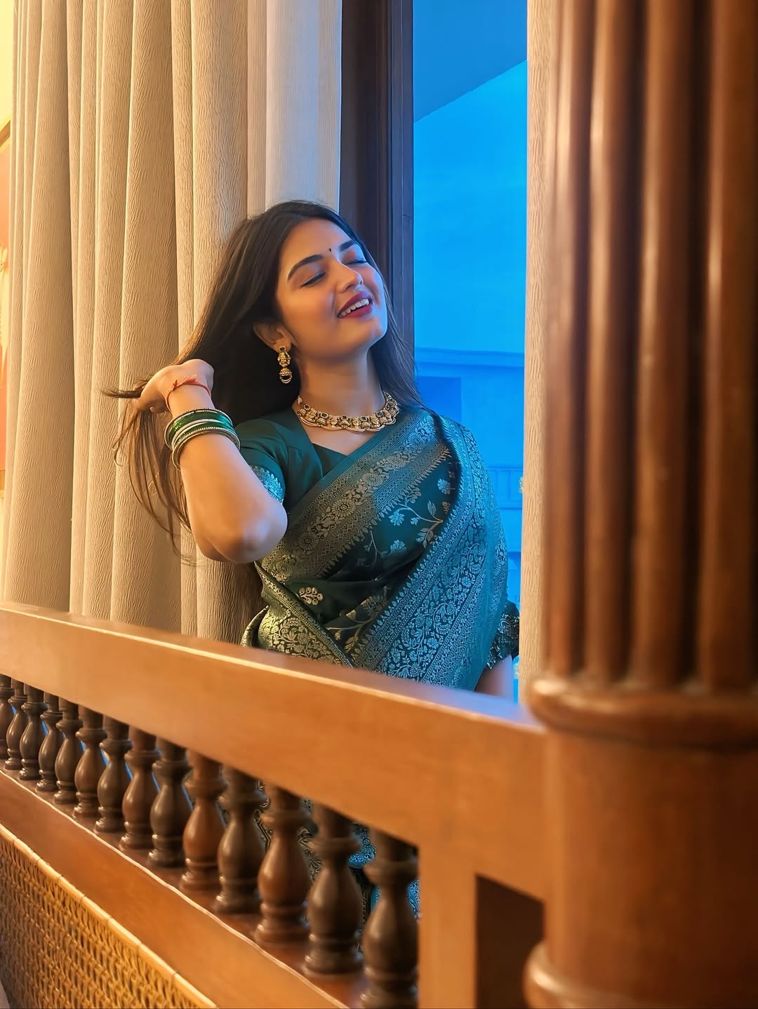 Bottle Green Banarasi Zari Silk Saree - view 14 of 14