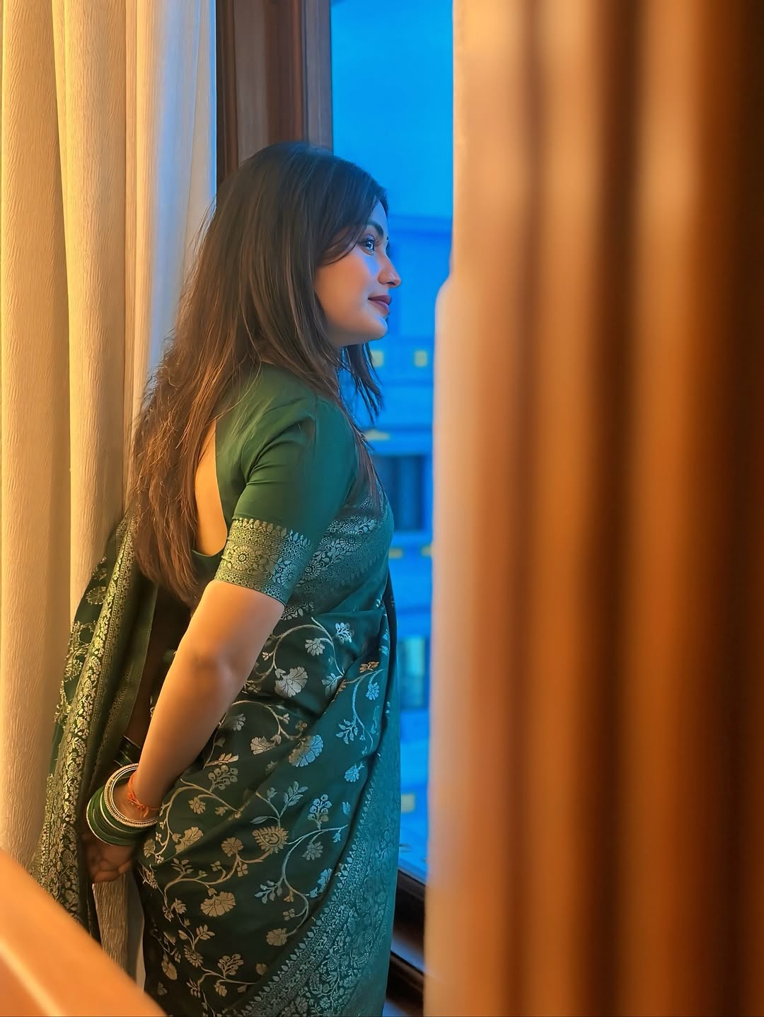 Bottle Green Banarasi Zari Silk Saree - view 9 of 14