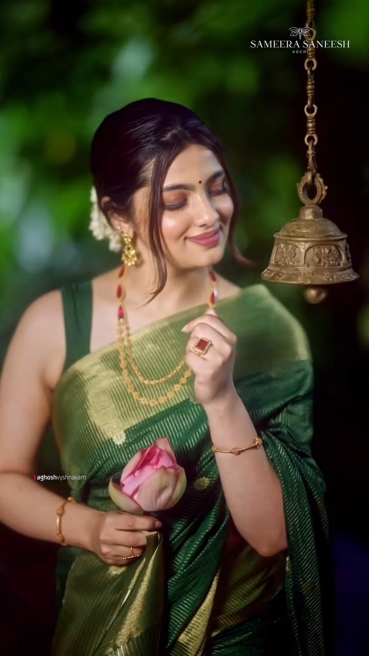 Bottle Green Zari Silk Saree - view 2 of 8