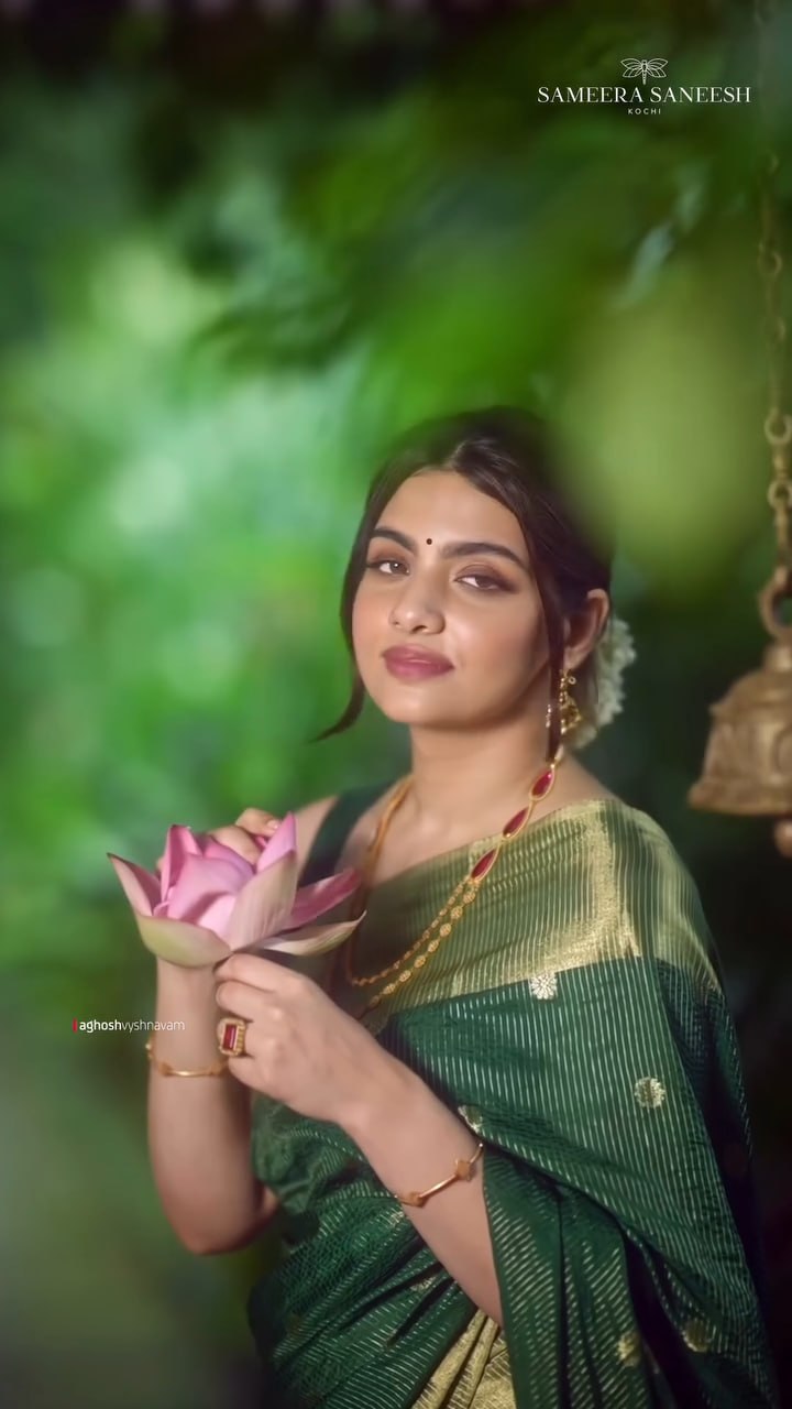 Bottle Green Zari Silk Saree - view 4 of 8