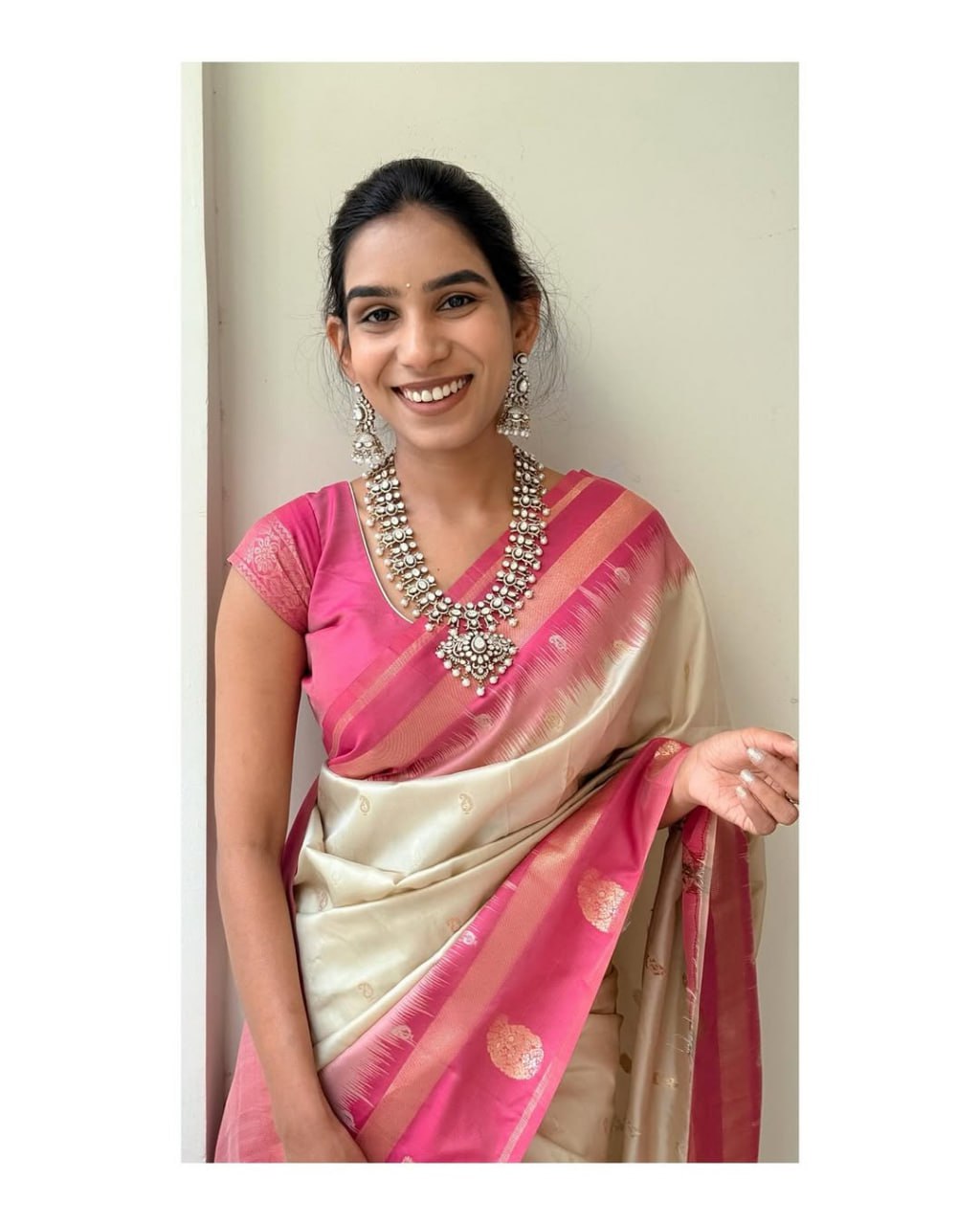 Cream & Pink Silk Saree - view 3 of 5