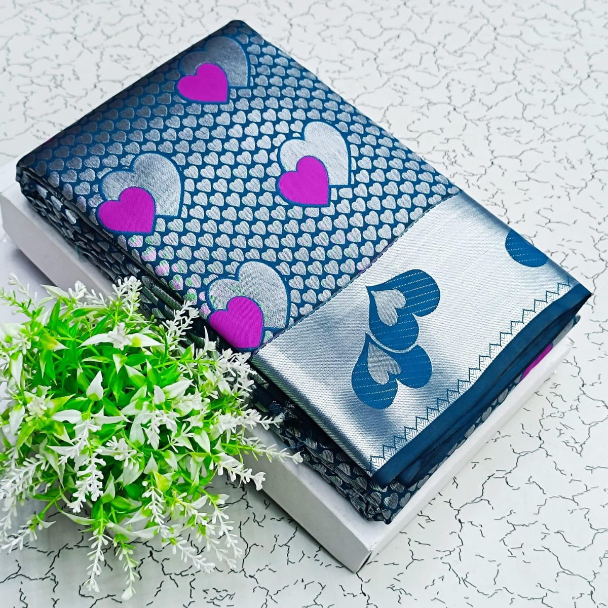 Grey Heart Motif Jacquard Silk Saree - view 2 of 4
