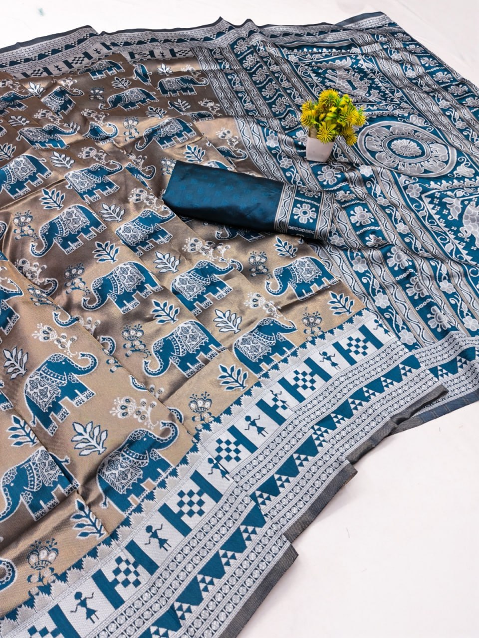 Grey & Teal Elephant Weave Silk Saree - view 3 of 3