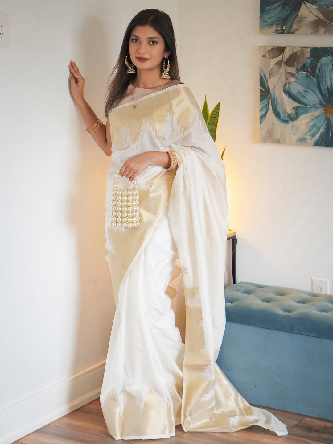 Ivory White Zari Buti Silk Saree - view 3 of 7