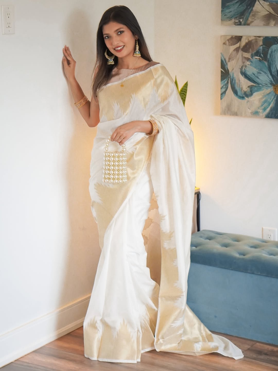 Ivory White Zari Buti Silk Saree - view 4 of 7
