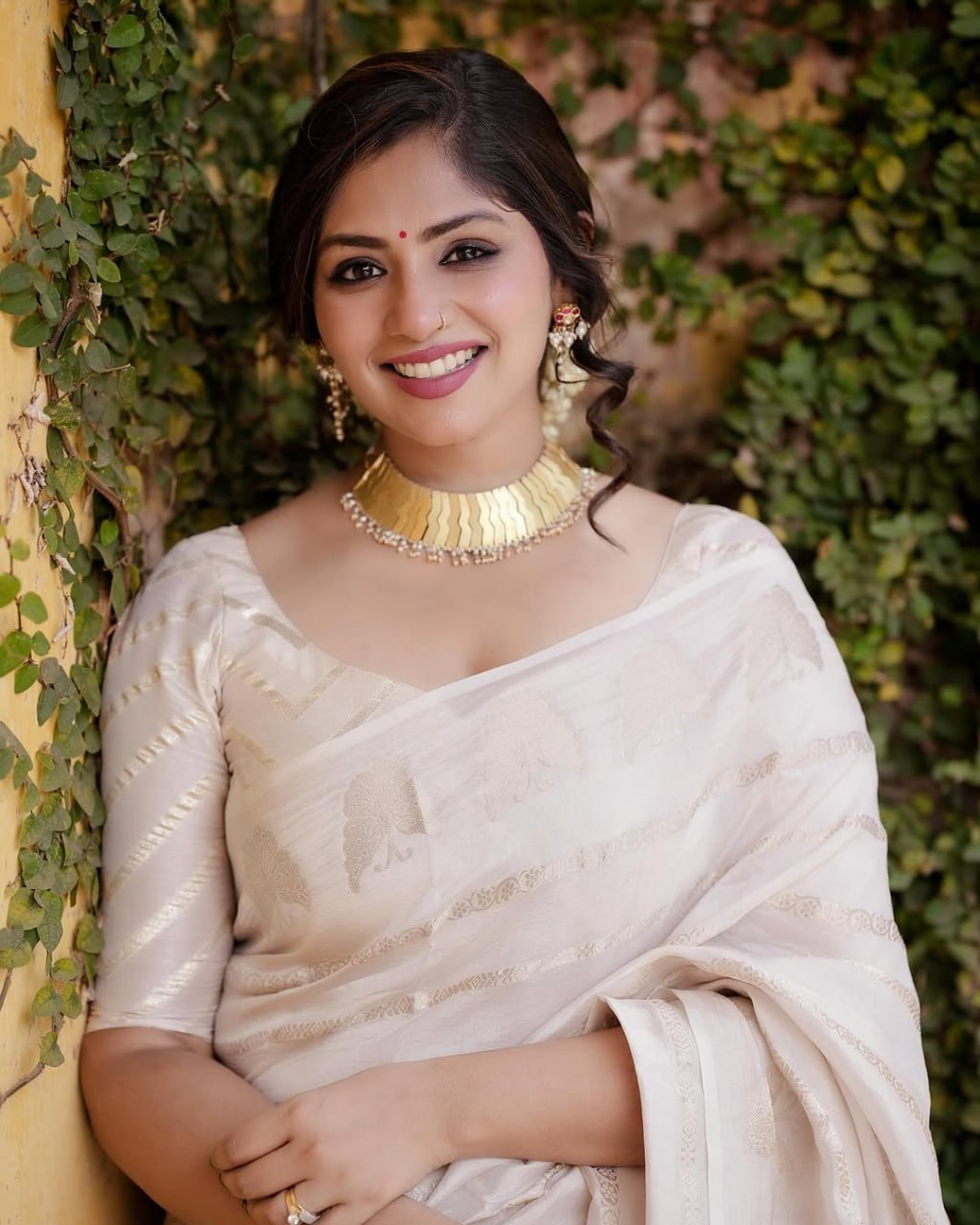 Ivory White Zari Silk Saree - Shivay Libas