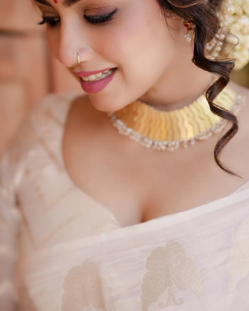 Ivory White Zari Silk Saree - view 4 of 7
