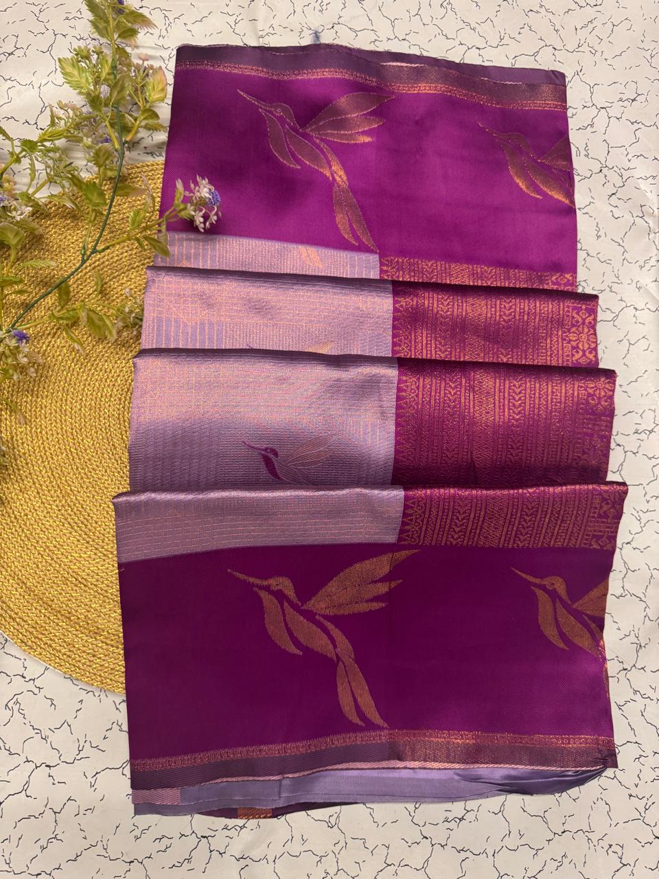 Lavender & Purple Leaf Motif Soft Silk Saree - view 5 of 7