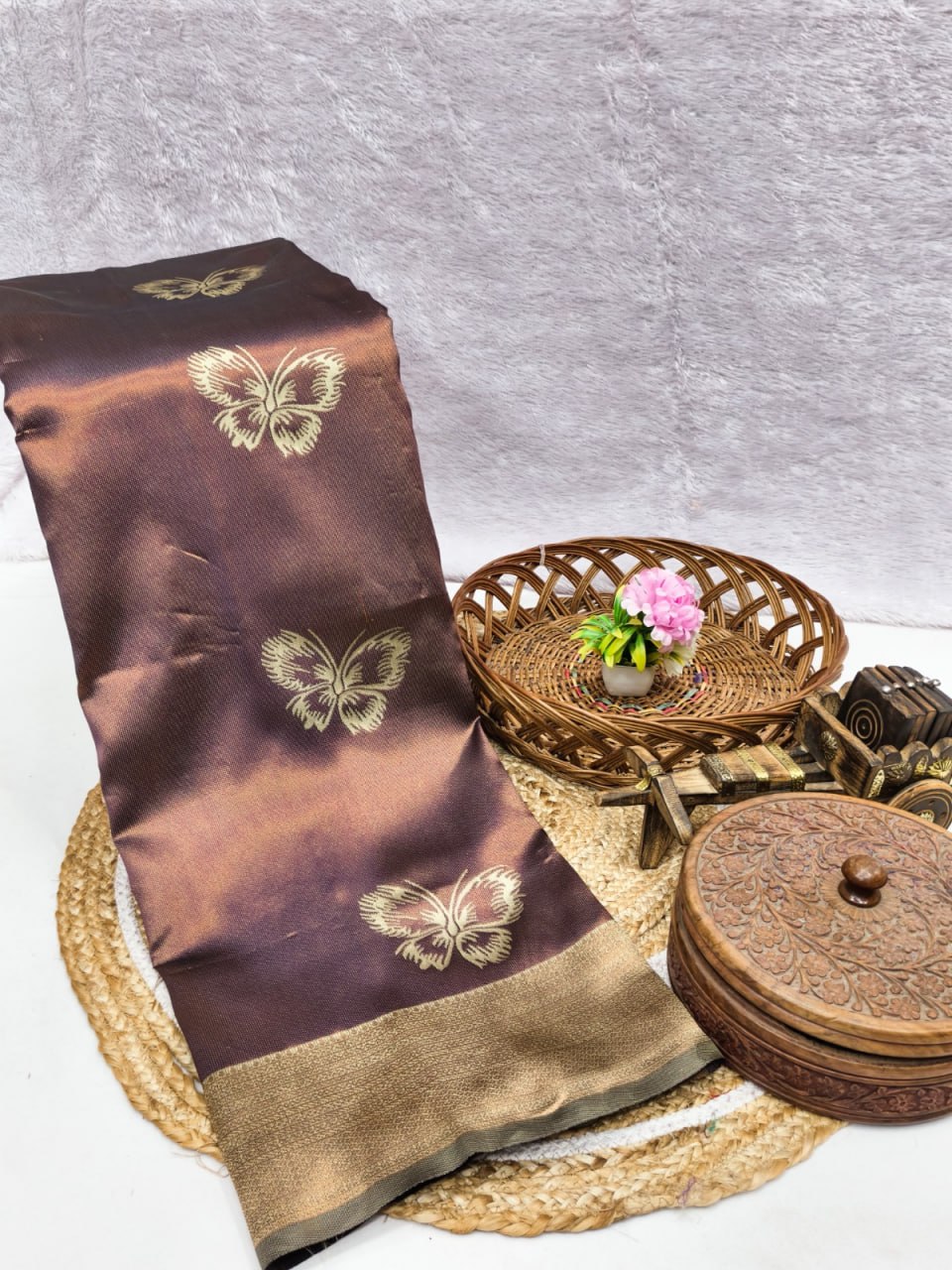 Mauve Butterfly Jacquard Silk Saree - Shivay Libas