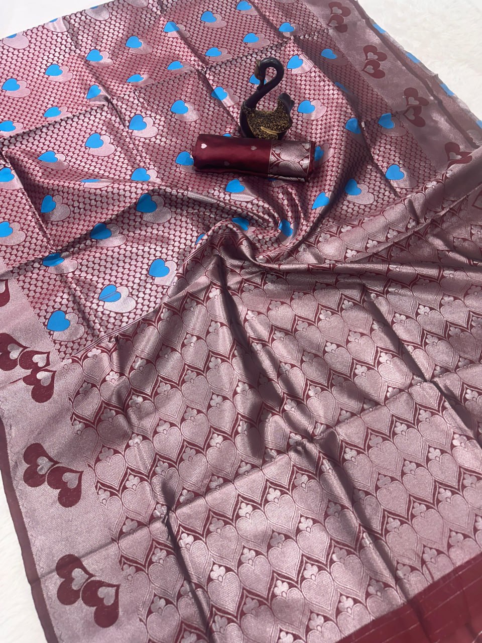 Mauve Heart Motif Jacquard Silk Saree - view 4 of 4