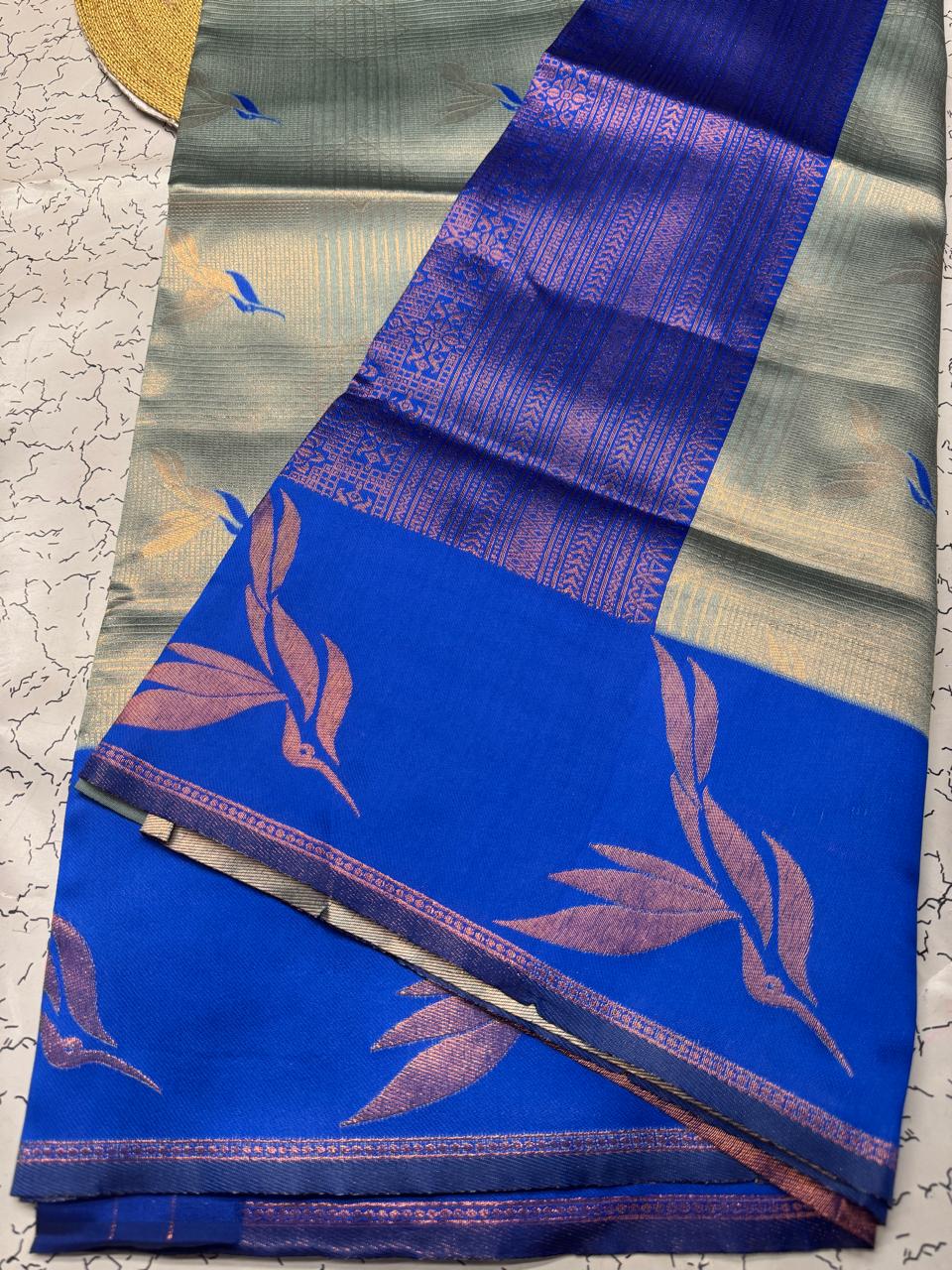 Mint & Royal Blue Leaf Motif Soft Silk Saree - view 6 of 6