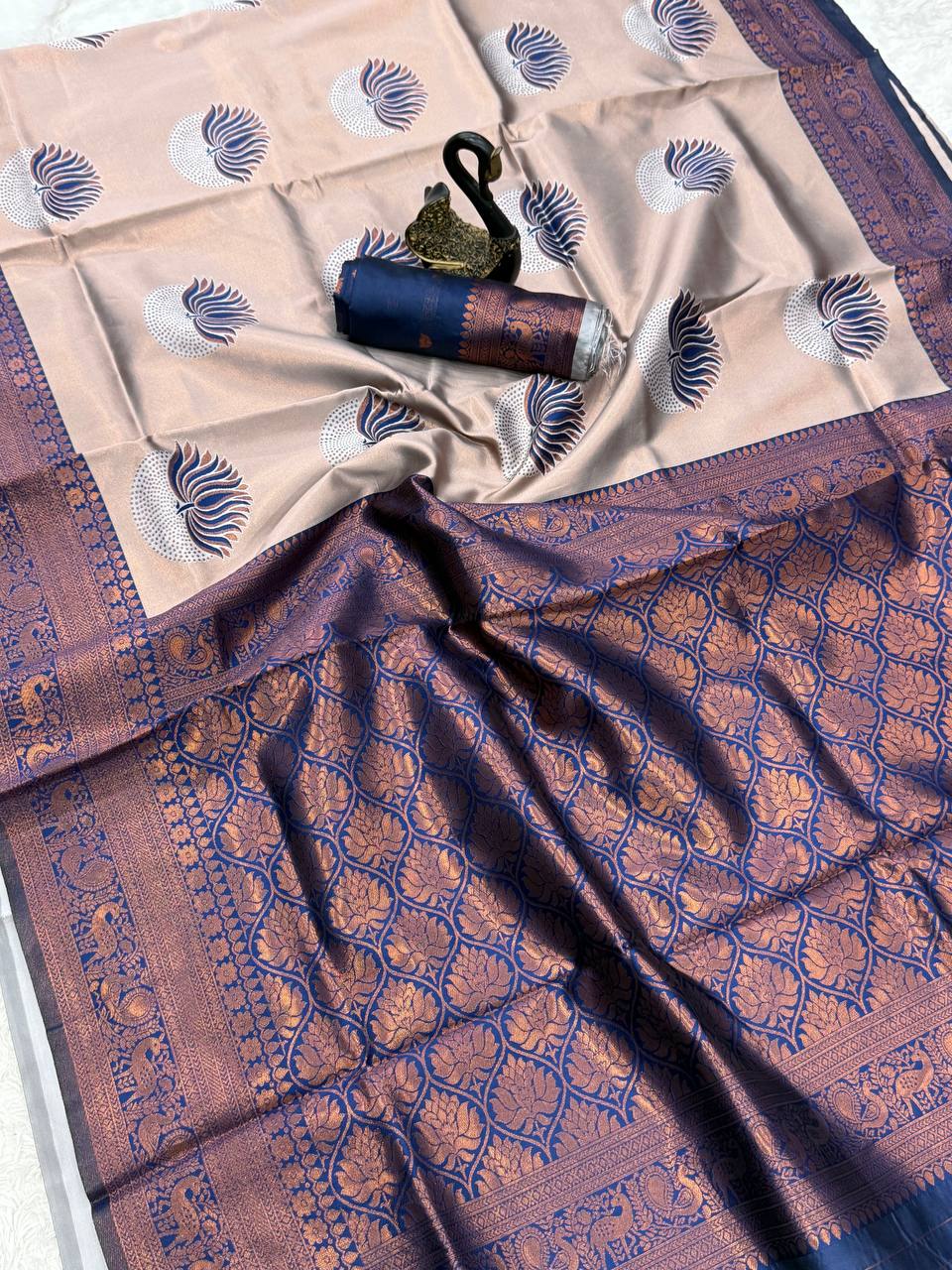 Navy Blue Lotus Motif Silk Saree - view 4 of 5