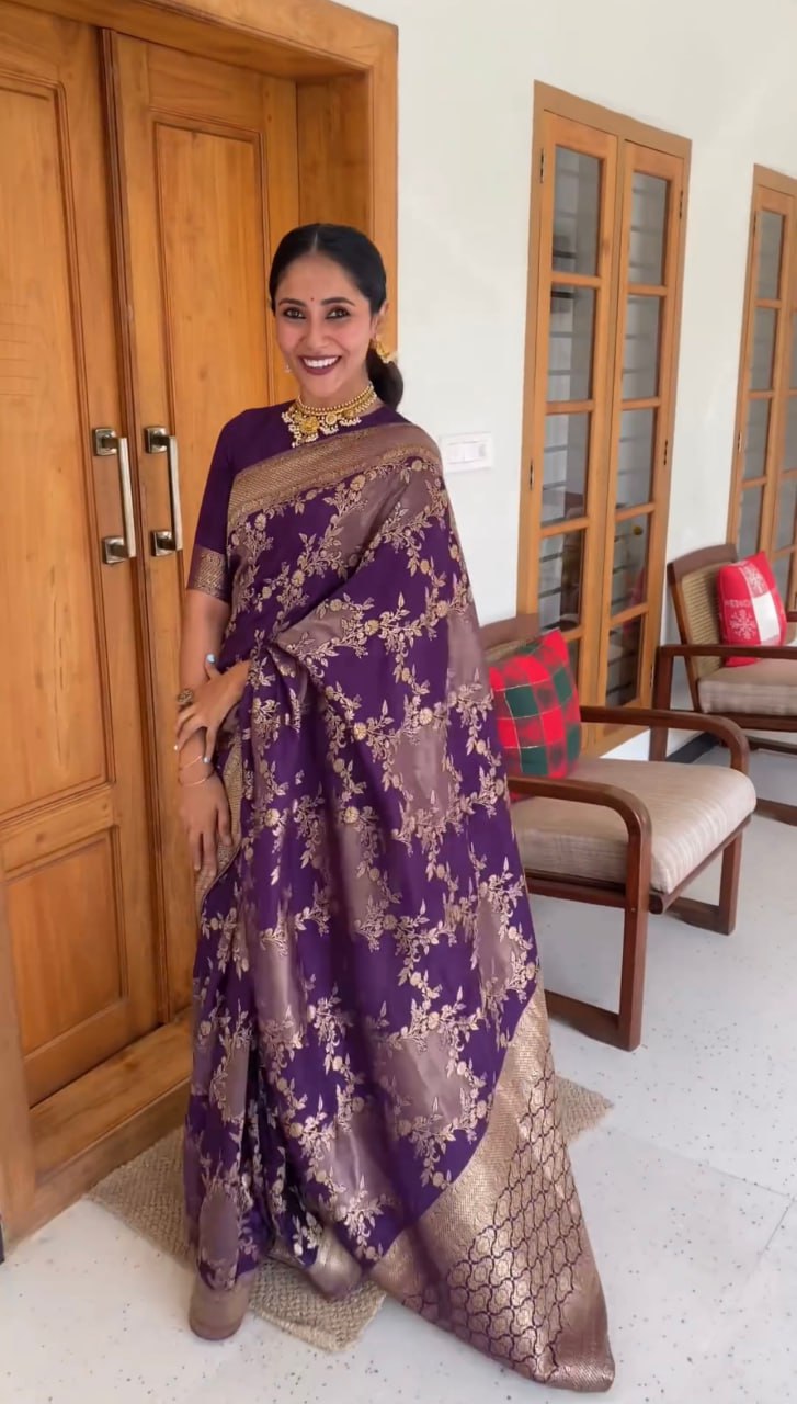 Purple Banarasi Zari Silk Saree - view 3 of 6