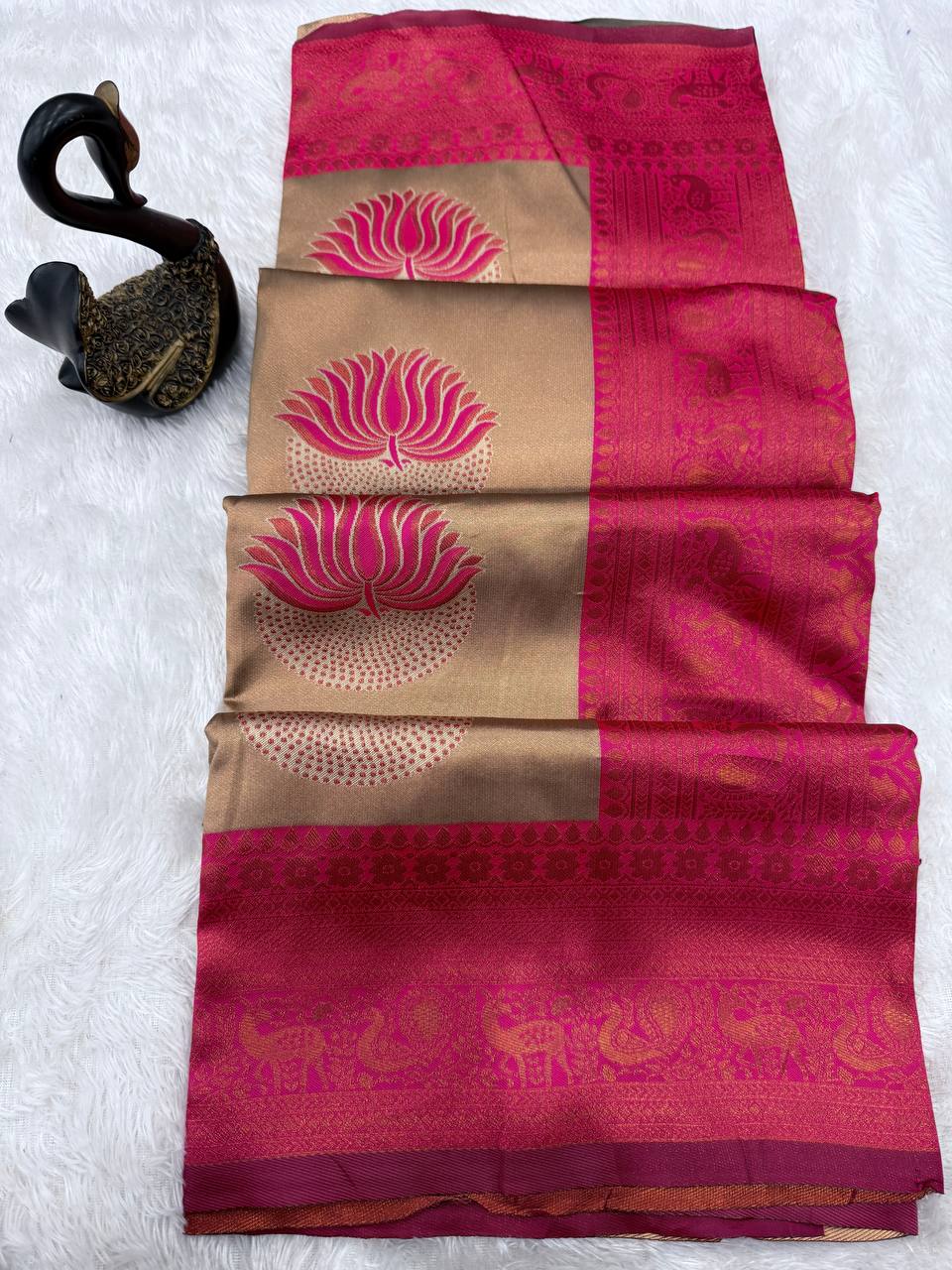 Rani Pink Lotus Motif Silk Saree - view 2 of 5