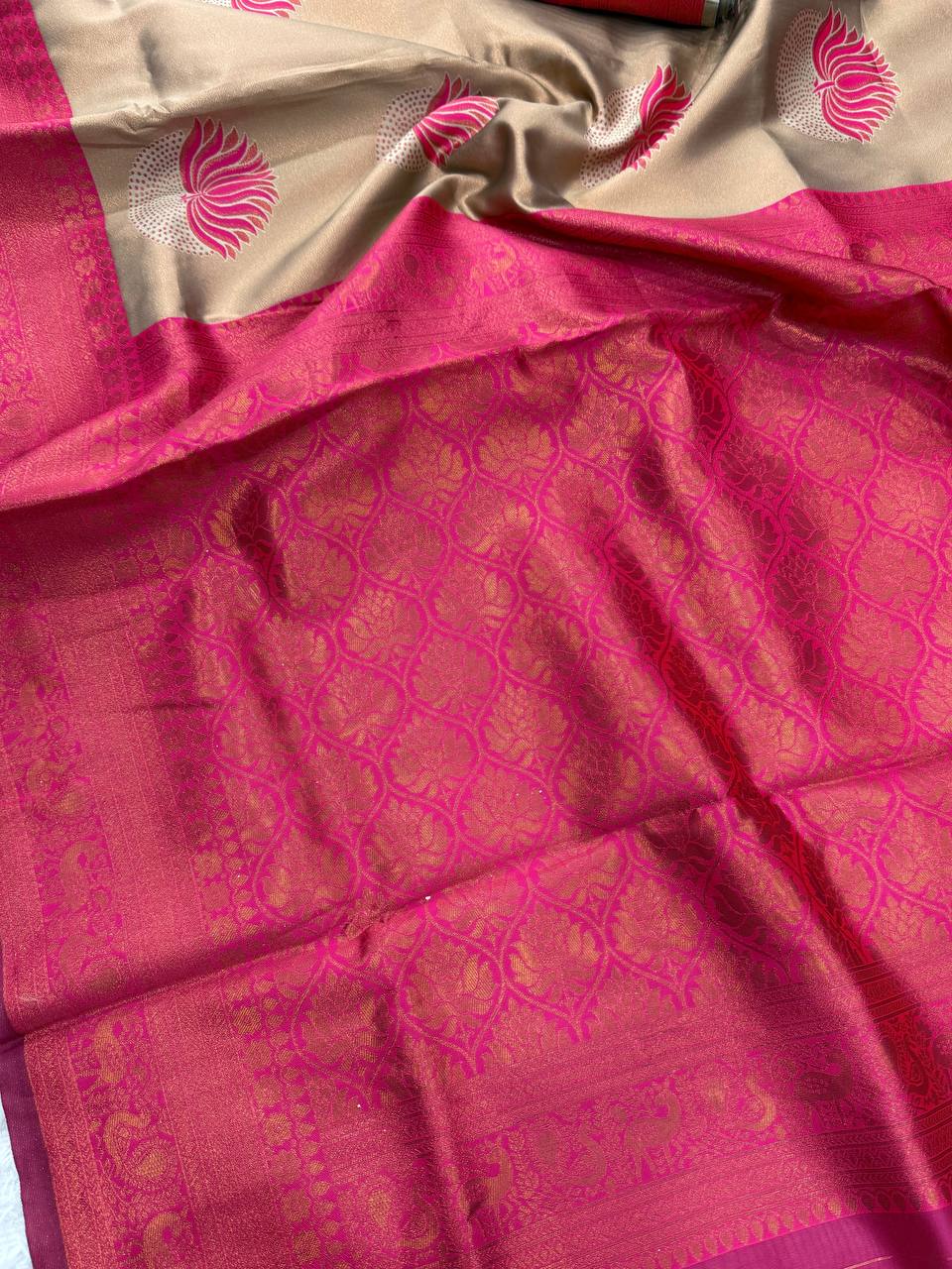 Rani Pink Lotus Motif Silk Saree - view 5 of 5