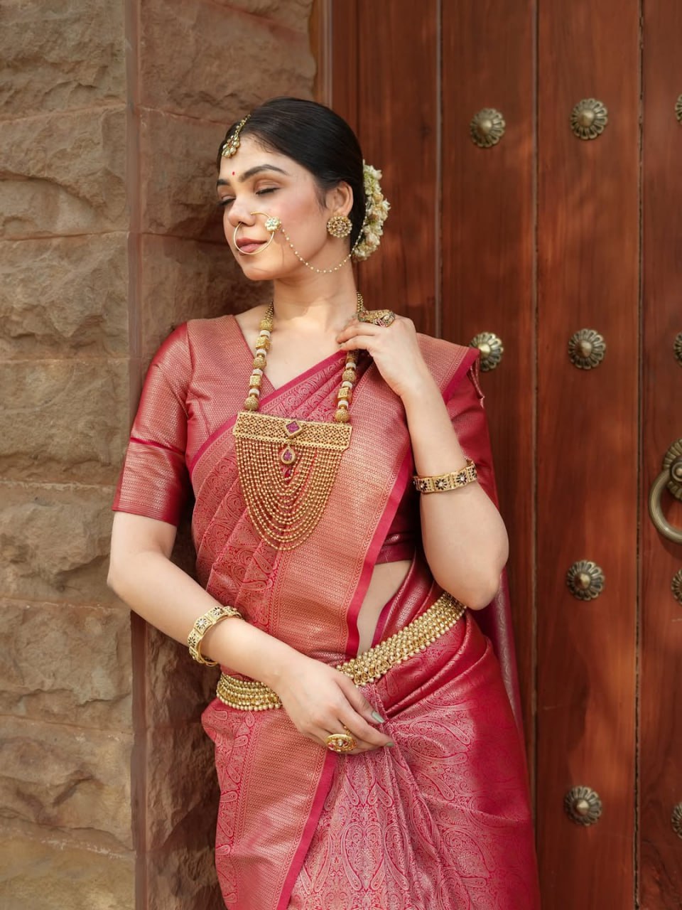 Red Kanjivaram Style Silk Saree - view 4 of 8