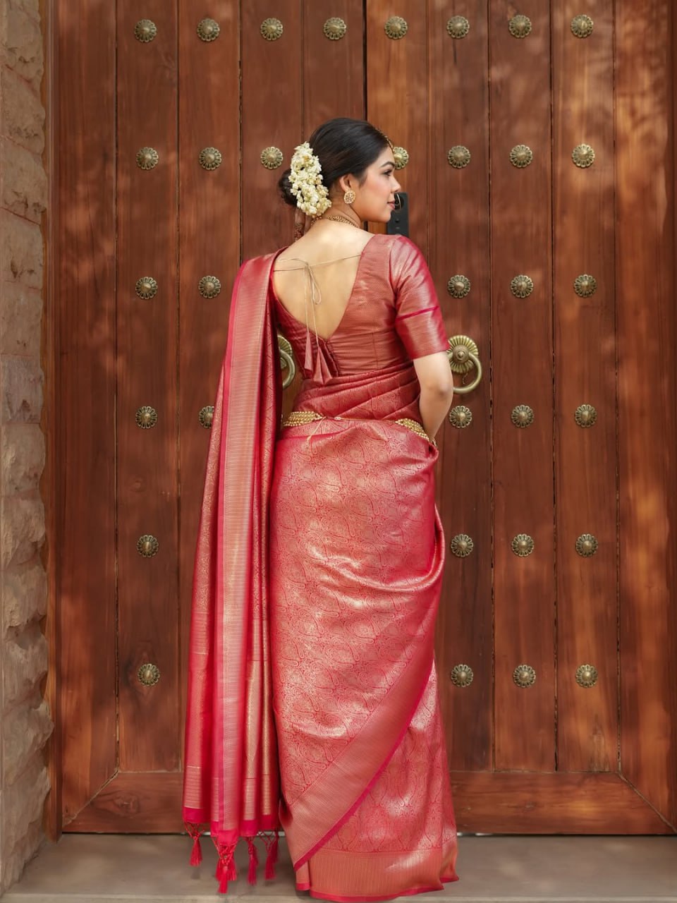 Red Kanjivaram Style Silk Saree - view 5 of 8