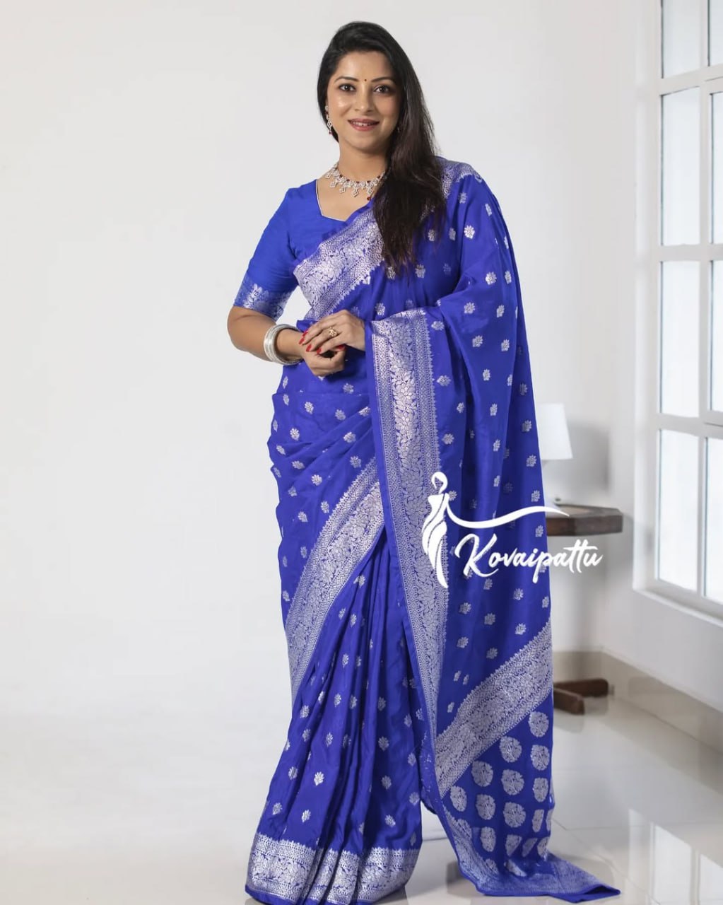 Royal Blue Banarasi Buti Silk Saree - view 2 of 4