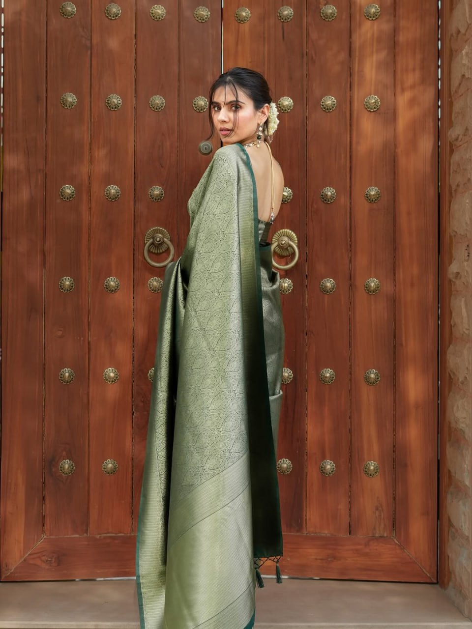 Sage Green Kanjivaram Style Silk Saree - view 2 of 8