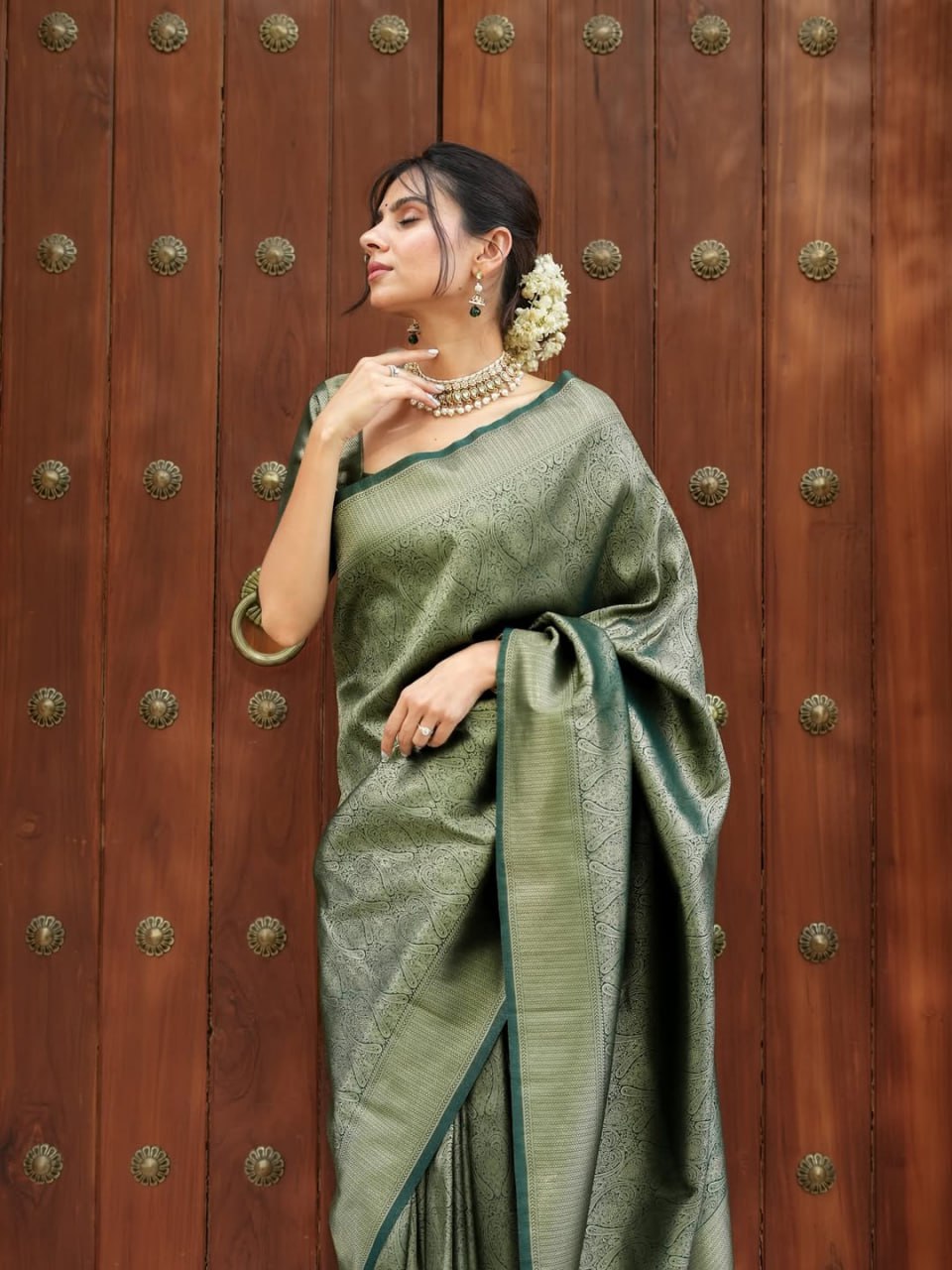 Sage Green Kanjivaram Style Silk Saree - view 4 of 8