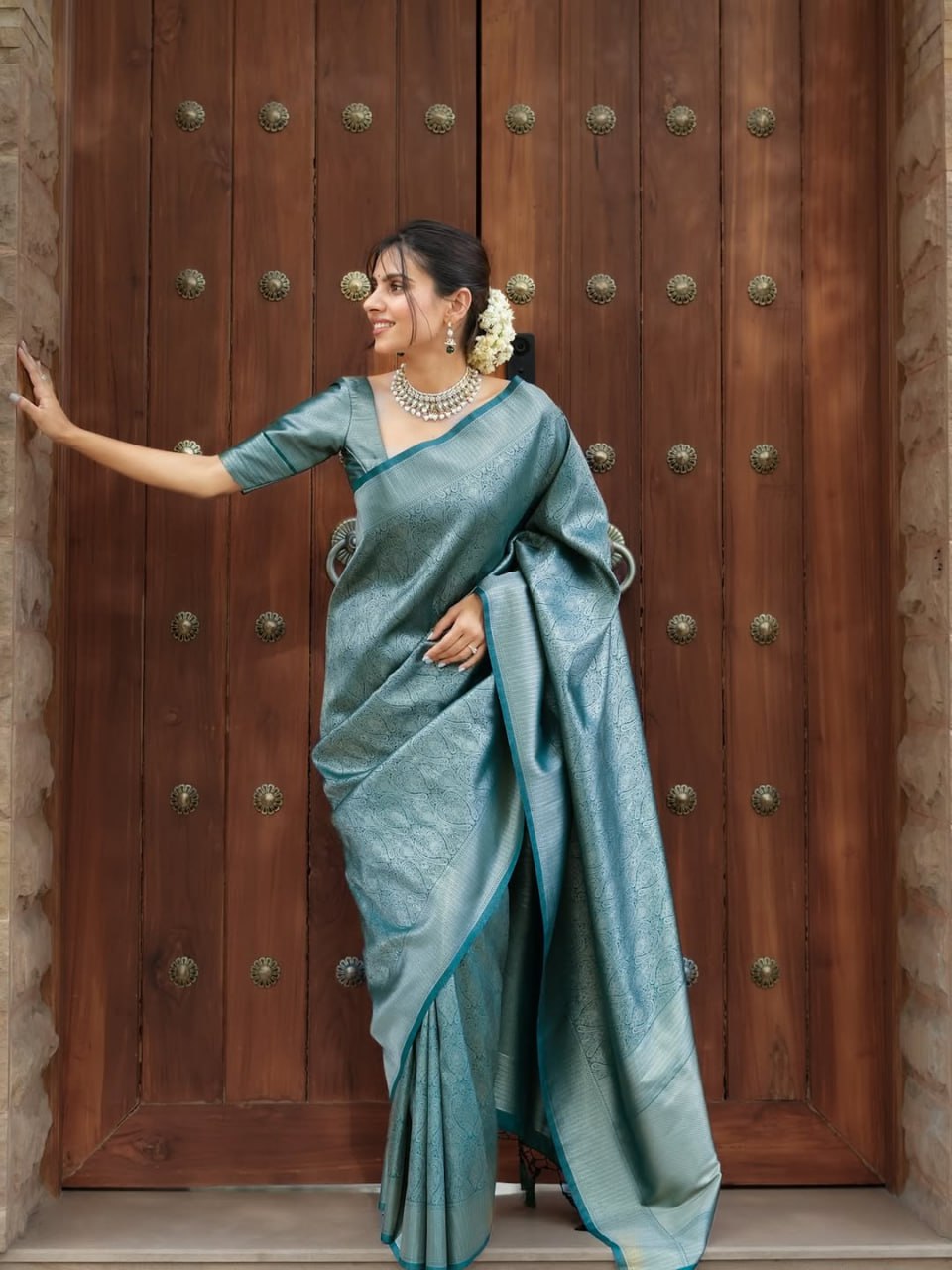 Teal Blue Kanjivaram Style Silk Saree - view 5 of 8