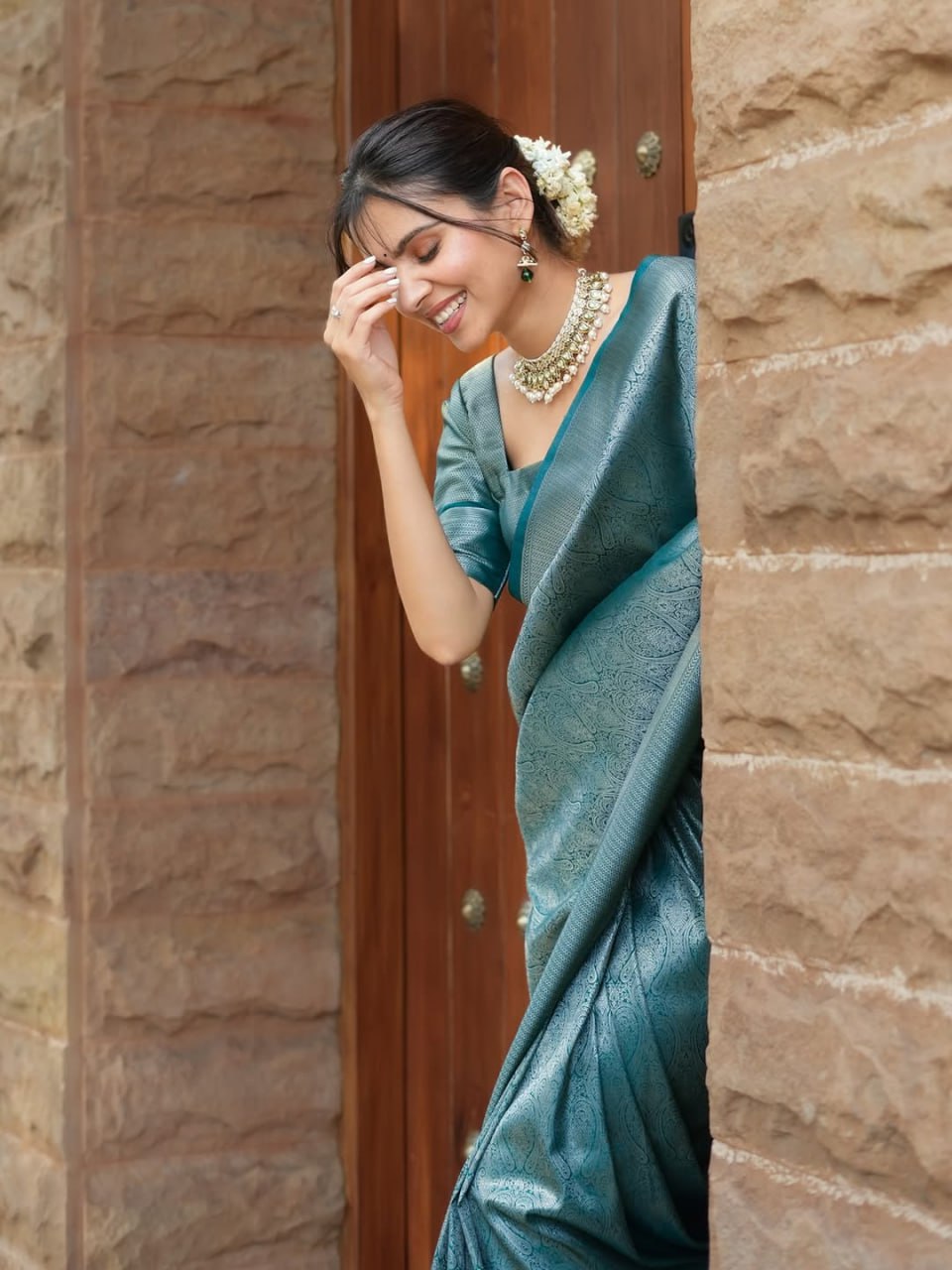 Teal Blue Kanjivaram Style Silk Saree - view 6 of 8