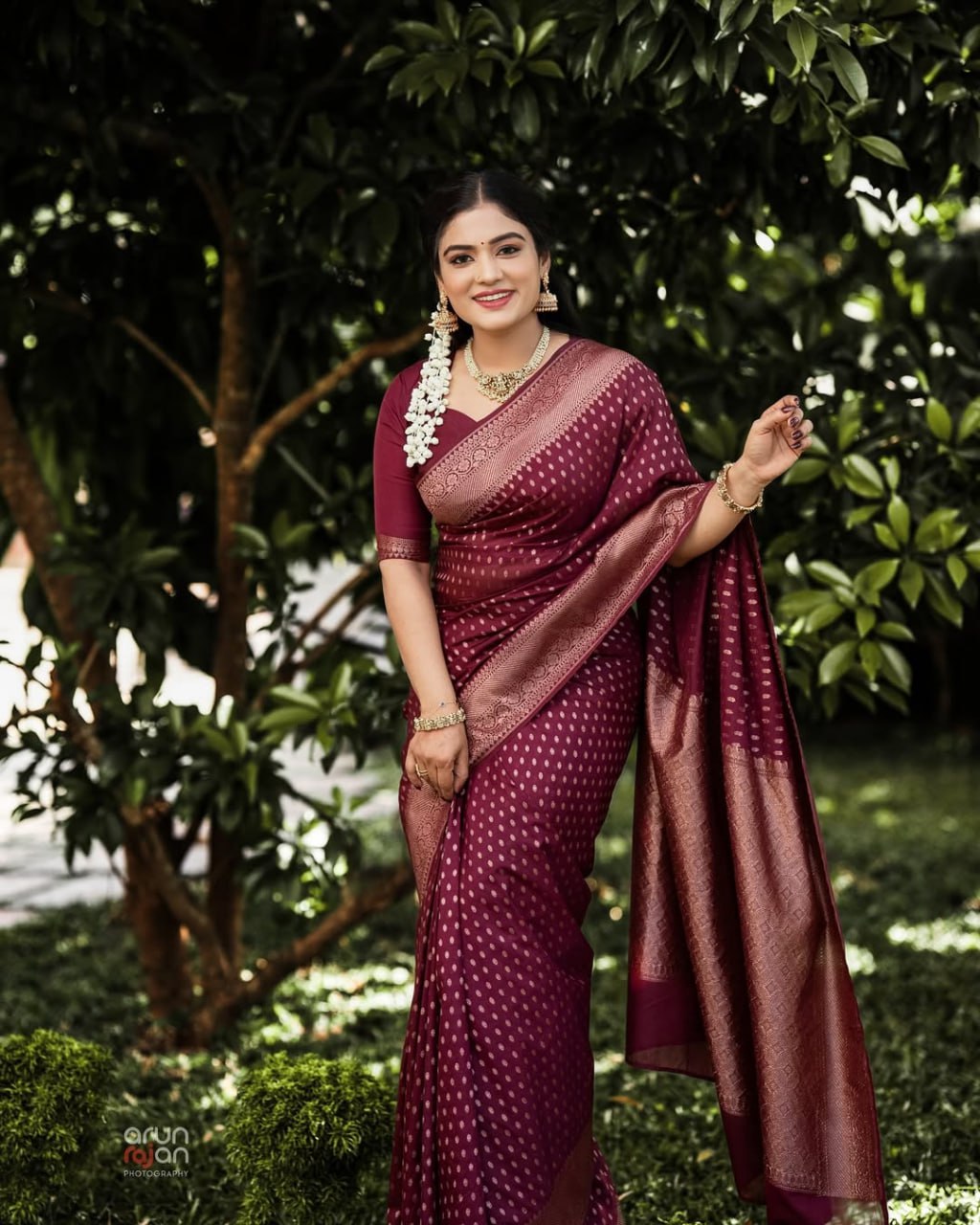 Wine Buti Silk Saree - view 5 of 8