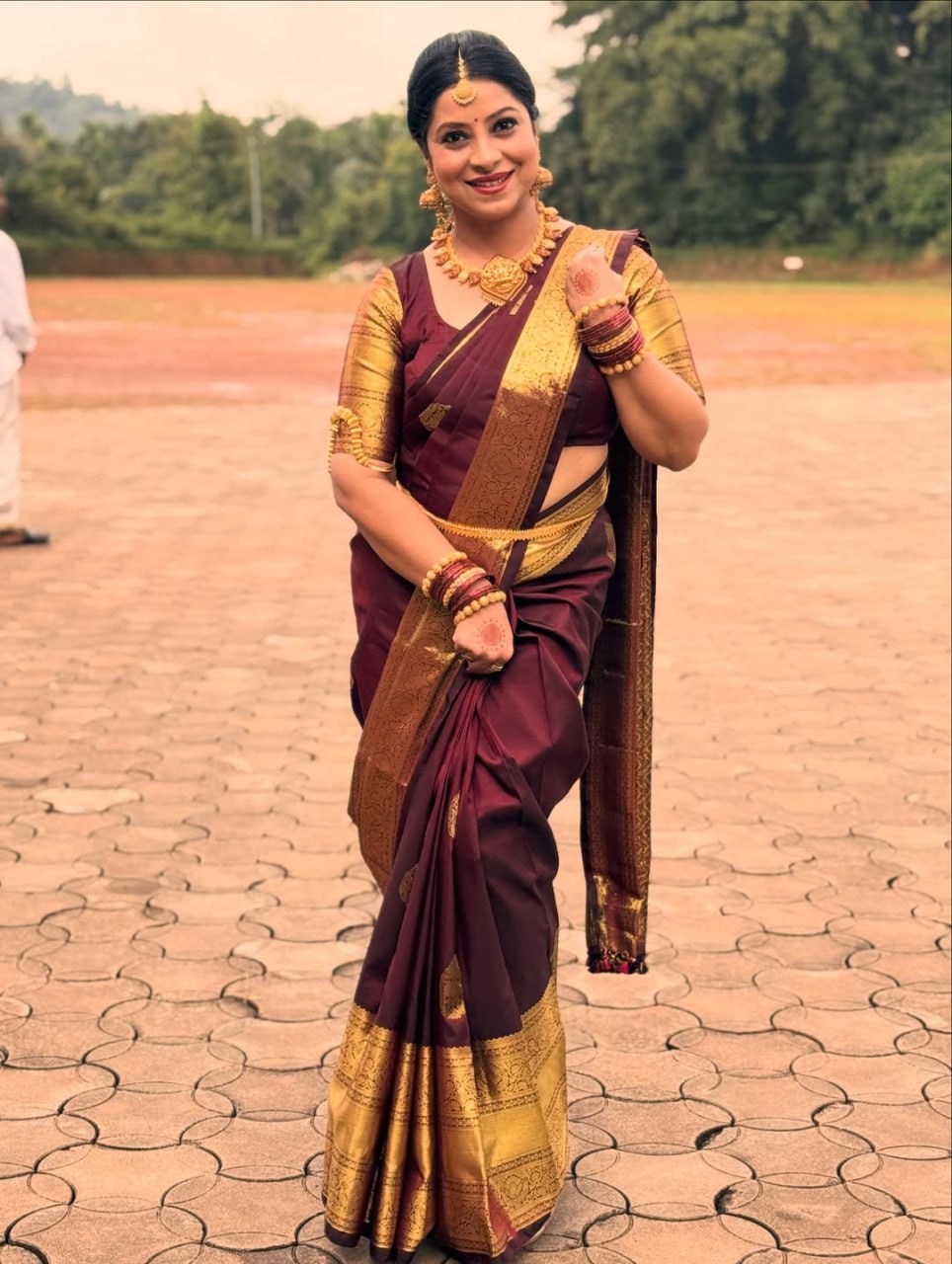 Wine Maroon Kanjivaram Style Silk Saree - view 5 of 7