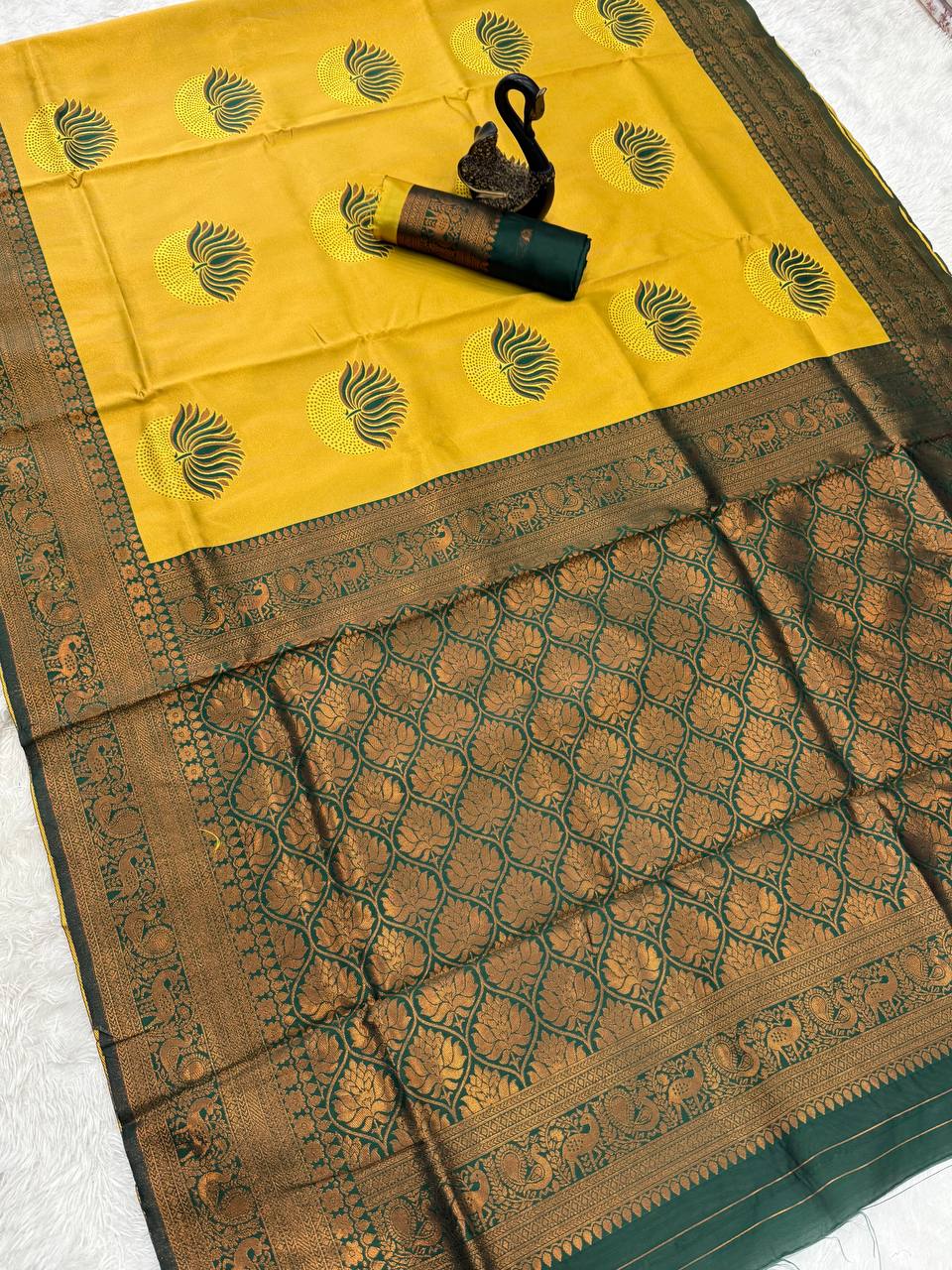 Yellow & Grey Lotus Motif Silk Saree - view 4 of 5
