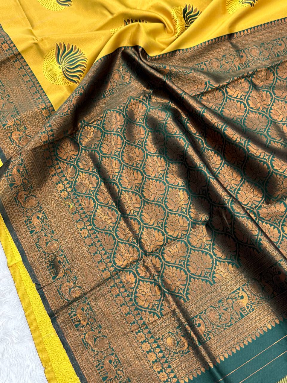 Yellow & Grey Lotus Motif Silk Saree - view 5 of 5